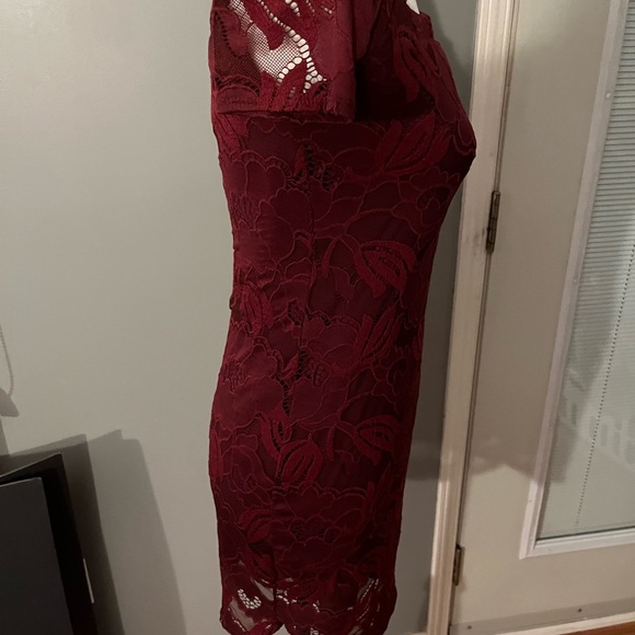 REVAMPED ~ MAROON LACY DRESS SIZE LARGE - Picture 4 of 8